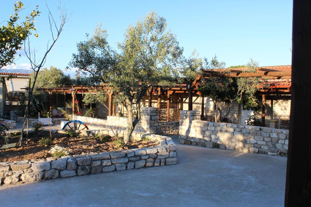 Acrocorinth Apartments Corinth Exterior foto