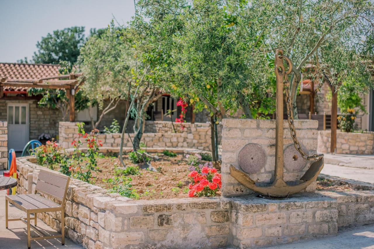 Acrocorinth Apartments Corinth Exterior foto